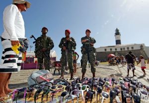 Scene from the 2012 police strike - source: http://historiadenina.blogspot.com.br/2012/02/salvador-na-greve-da-policia-militar-da.html